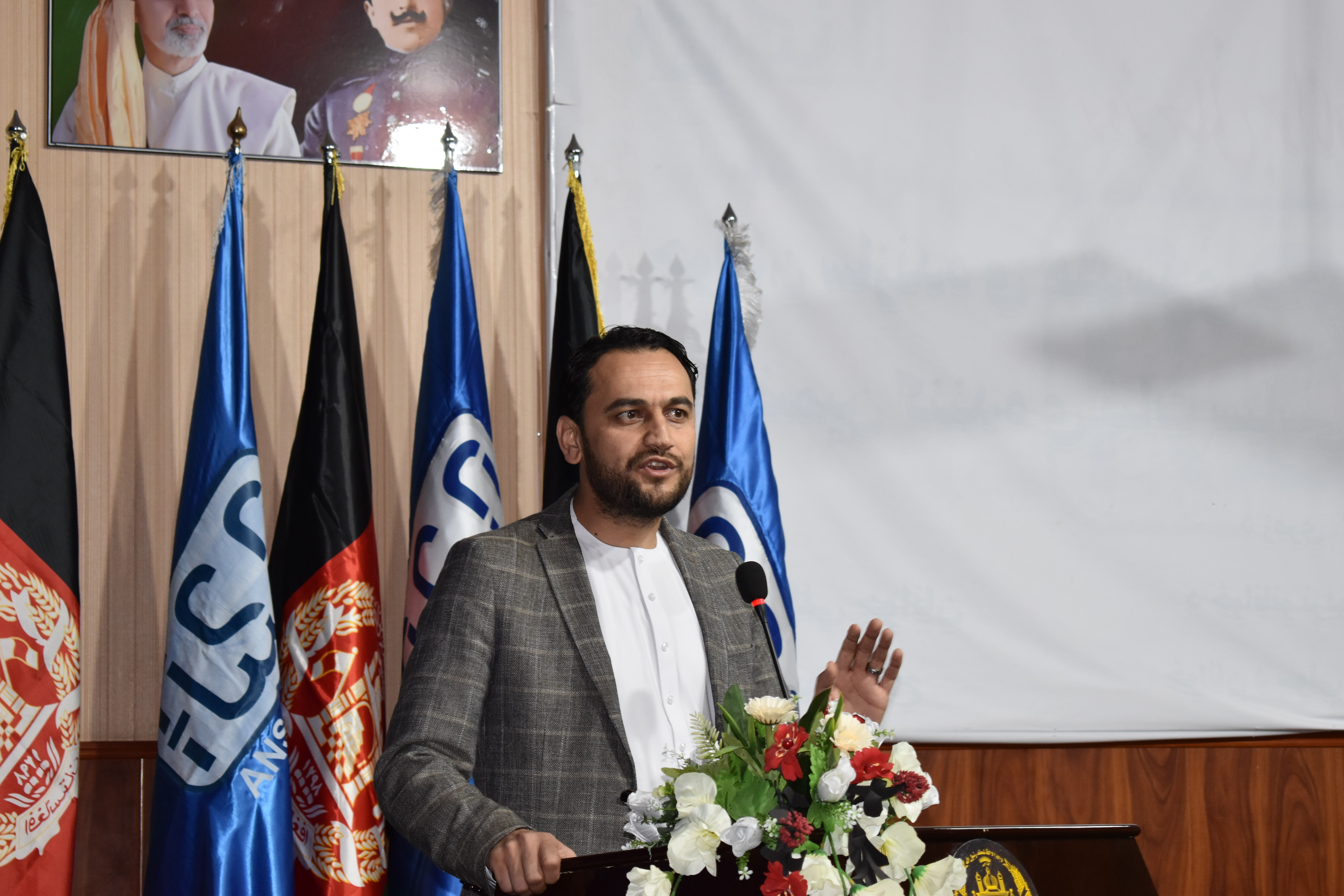 د سټنډرډ ملي ادارې د کارکارکوونکو له خوا د دې ادارې تخنیکي مرستیال او د مطابقت ارزونې رییس ته یو ځل بیا ښه راغلاست و ویل شو.