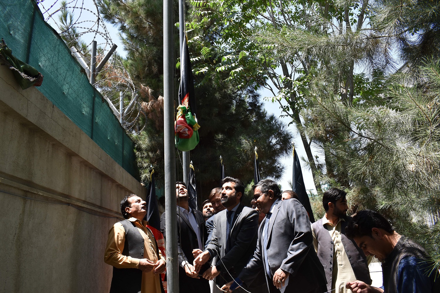 از گرامی داشت روز ملی بیرق در اداره ملی ستندرد تجلیل بعمل آمد.