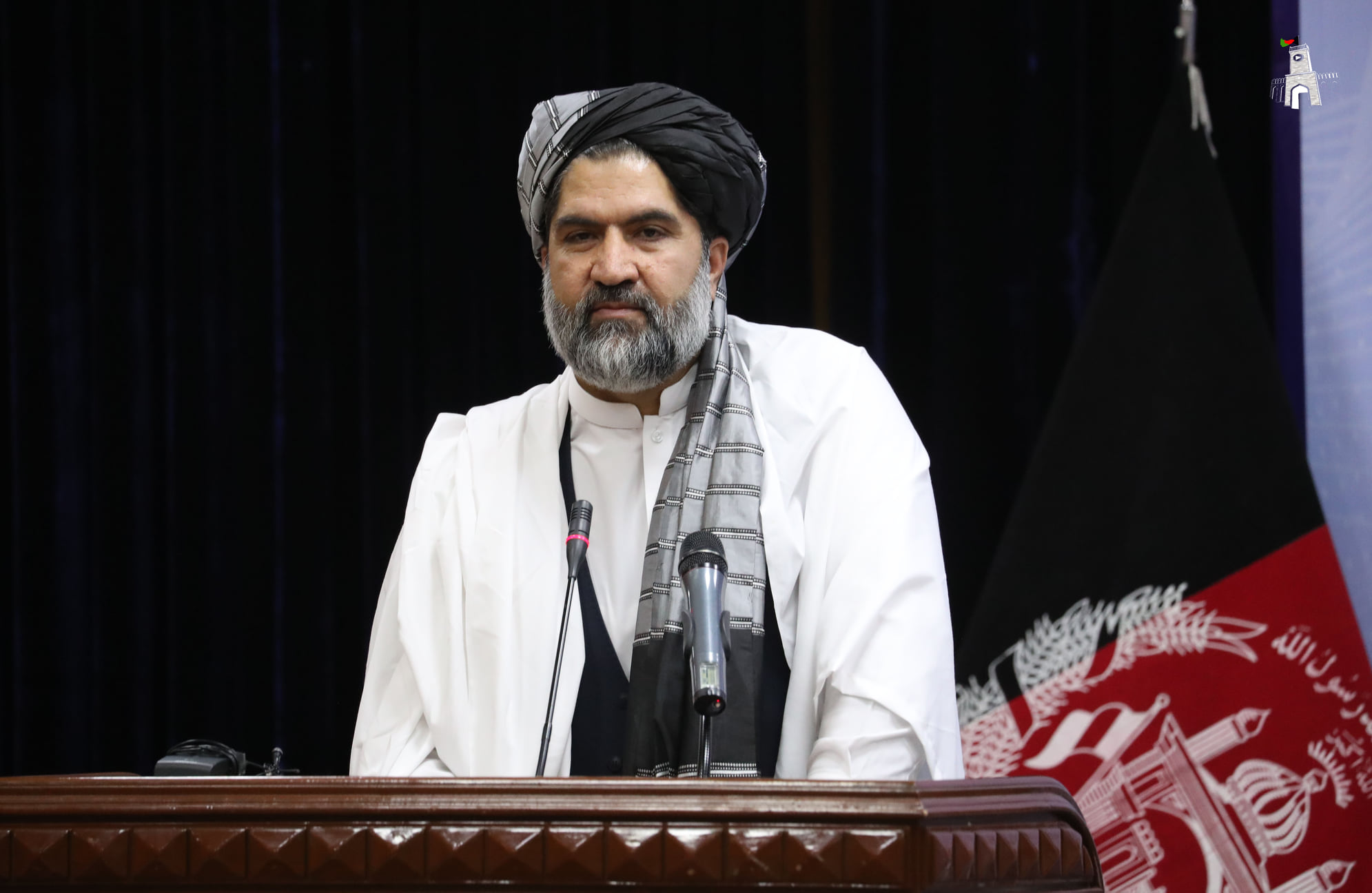 د سټنډرډ ملي ادارې نوی رییس، د یو لړ رسمي مراسمو په ترڅ کې معرفي شو