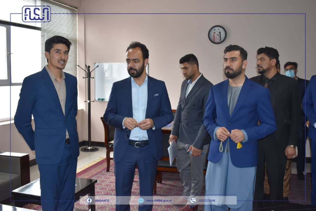 رئیس عمومی اداره ملی ستندرد از بخش های مختلف این اداره بازدید به عمل آورد.