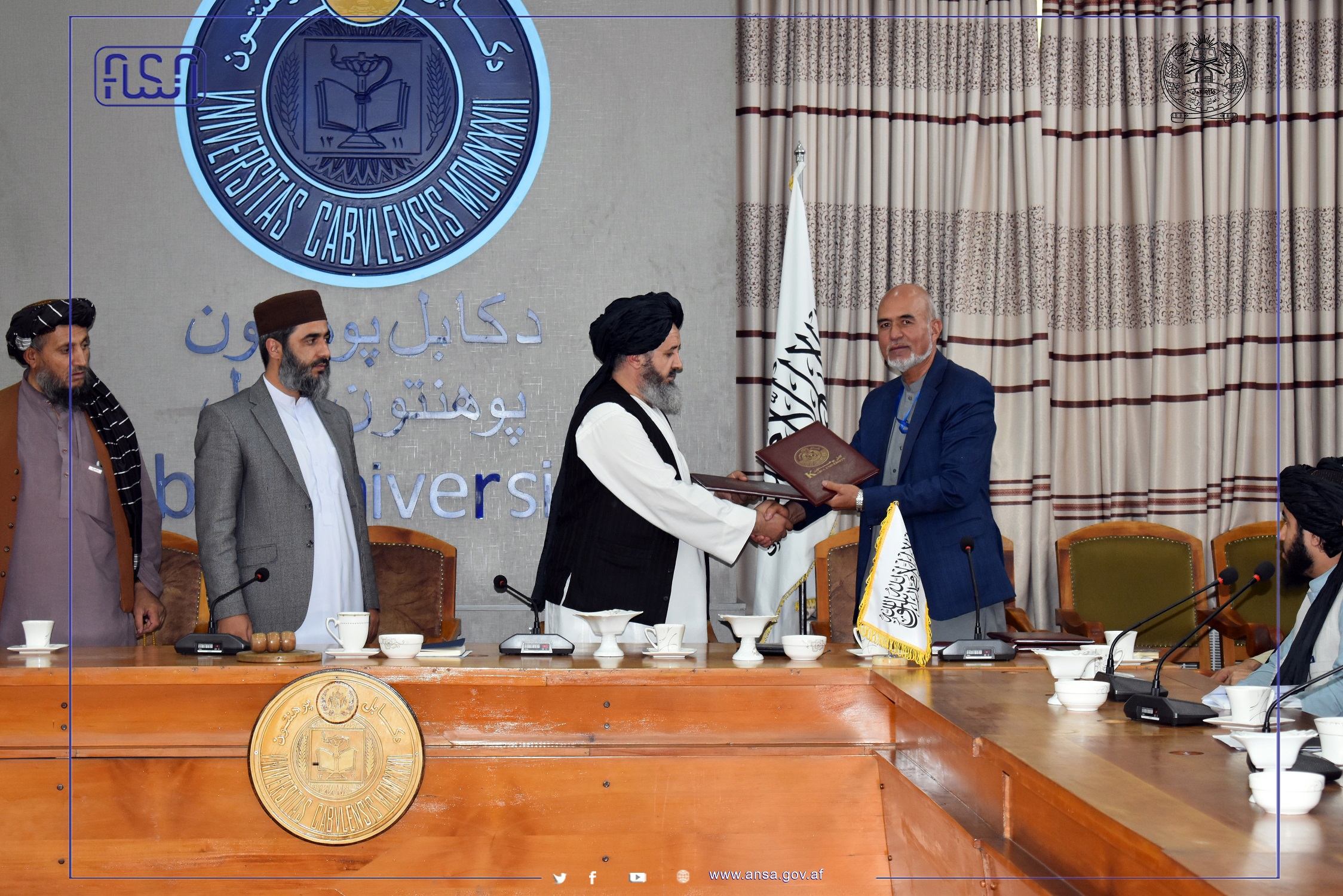 د سټنډرډ ملي ادارې د دوه اړخیزو همکاریو تفاهم لیک د کابل پوهنتون د فارمسي له پوهنځي سره لاسلیک شو چې د تجربوي لابراتوار د جوړولو او د عملي زده کړو د زمینې برابرولو په برخه کې به سره مرسته وکړي