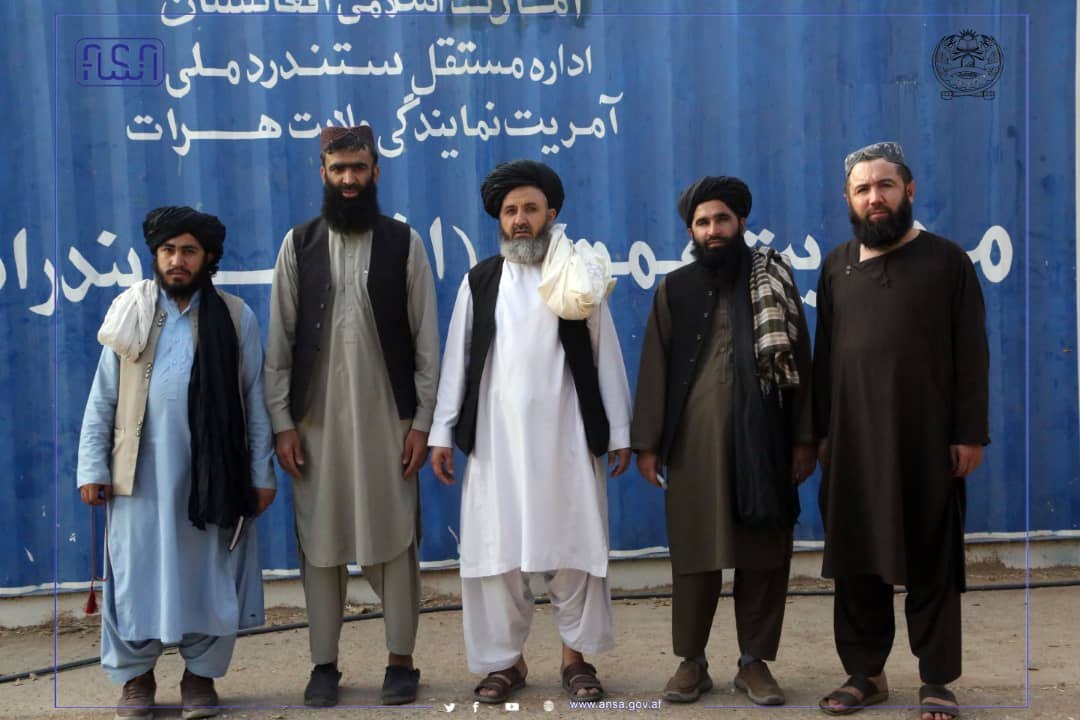 رئیس عمومی اداره ملی ستندرد از بنادر تورغندی و اسلام قلعه در ولایت هرات بازدید به عمل آورد