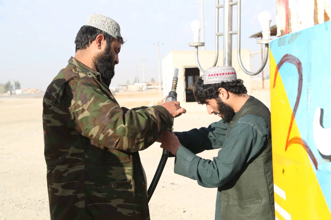 د سټنډرډ ملي اداره انسا؛ په هلمند ولایت کې د نفتي توکو پمپ سټیشنونه، د خرڅلاو مرکزونه او د نفتي توکو زیرمې تر پلټنې لاندې دي