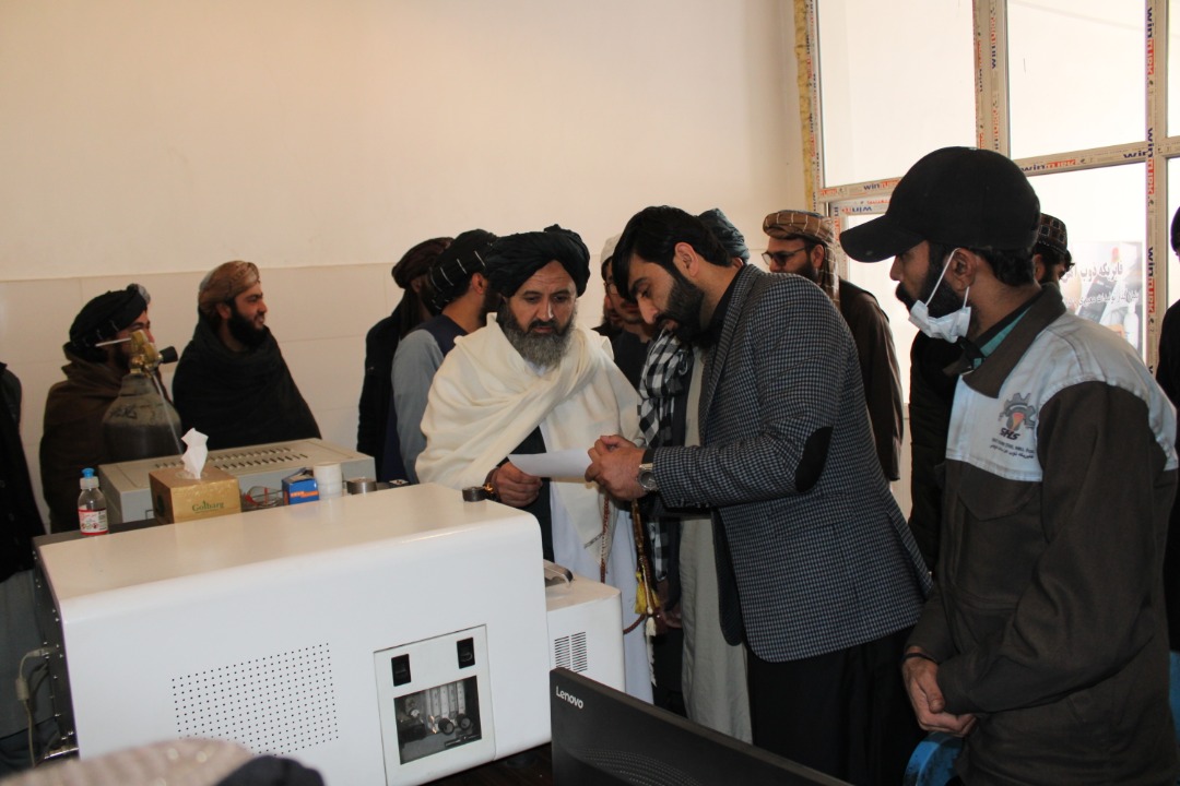 رئیس عمومی اداره ملی ستندرد  و هیئت همراه از فابریکه ذوب آهن فولاد سادات حفیانی بازدید کردند