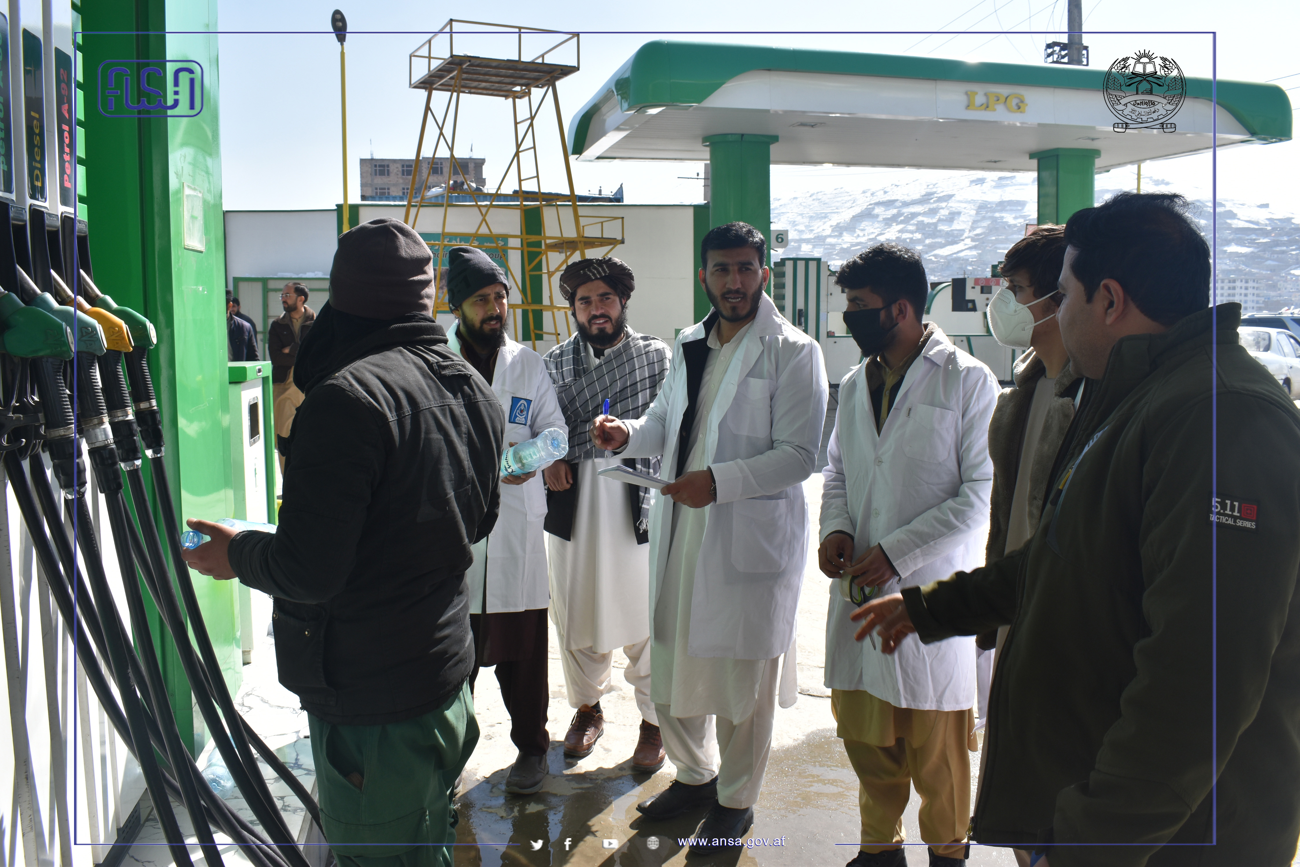 د سټنډرډ ملي اداره: په کابل ولایت کې د بې کیفیته تیلو د پمپ سټېشنونو، ذخیرو او پلورنې مرکزونو د نظارت بهیر دوهم پړاو پیل شو.