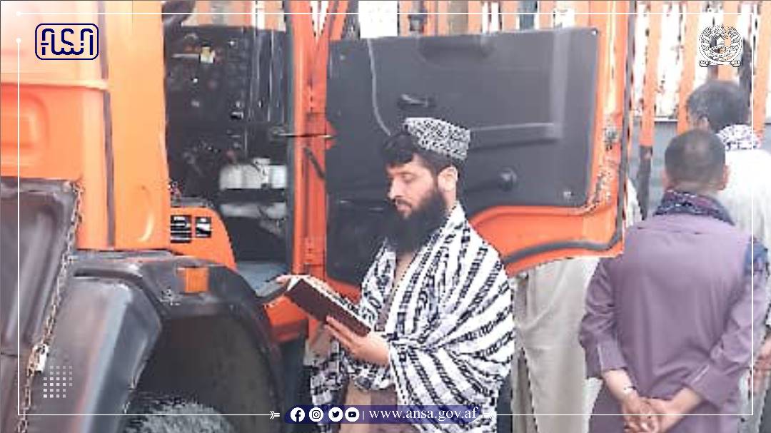 د سټنډرډ ملي ادارې د یو بې ساري اقدام په ترڅ کې د کابل ښاروالۍ اړوند ۳۸۵ عراده موټر او تجهیزات نورم کړي دي.