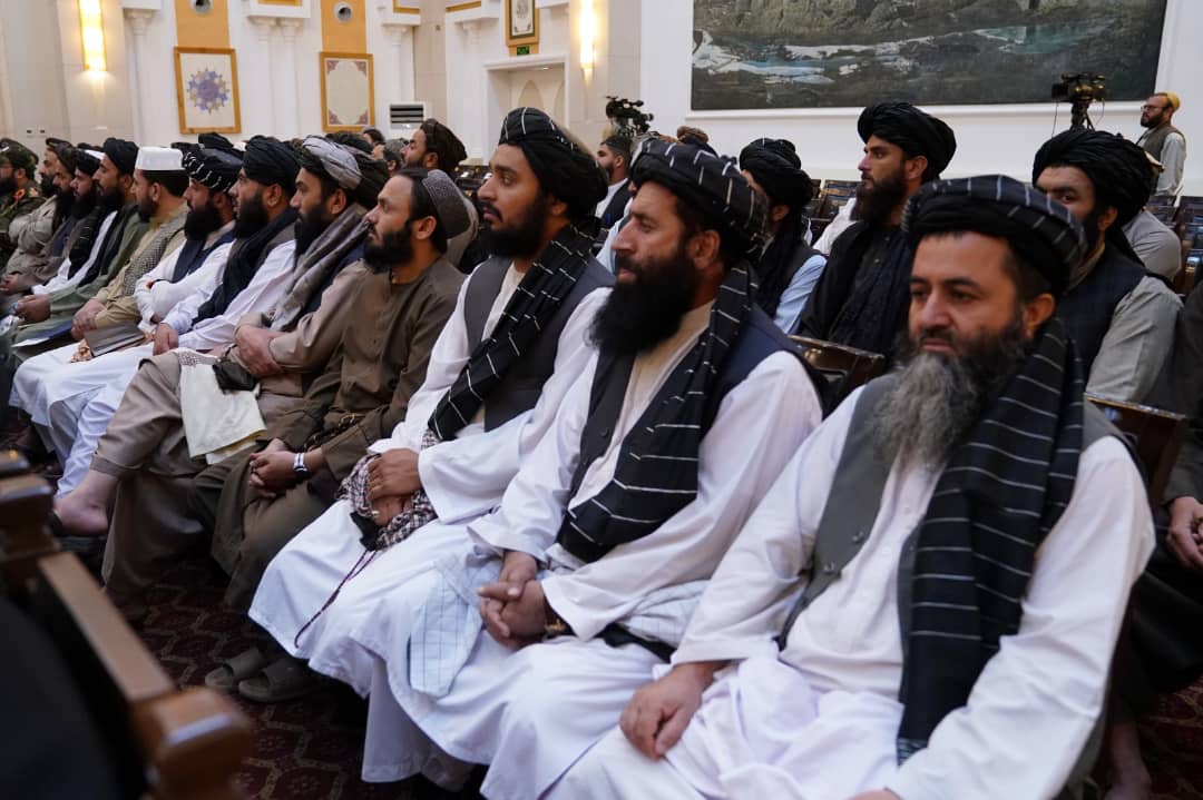 محترم مولوی وحید احمد بدری رئیس دفتر اداره ملی ستندرد در مراسم اختتامیه برنامه پاسخگویی به ملت در مرکز رسانه ها اشتراک نموده و با دریافت تقدیر نامه از سوی مقام ریاست الوزرأ مورد ستایش قرار گرفت